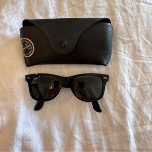 Ray-Ban Black Sunglasses wayfarer ease
